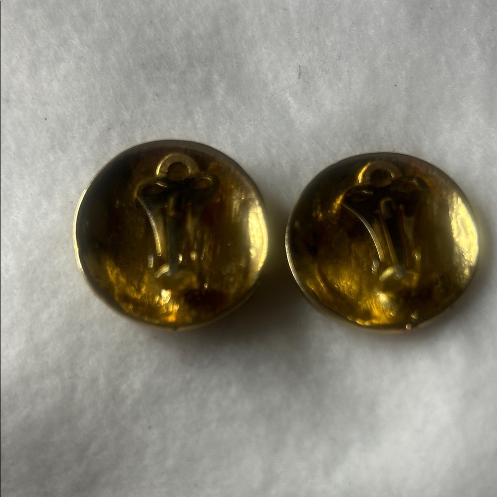 Vintage Elegant Red and Cream Clipon Earrings #2162 - Picture 3 of 3